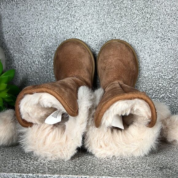 Nine West Dora Faux Fur Pom Pom Winter Boots Shoes Size 5 Toddler - Picture 7 of 9